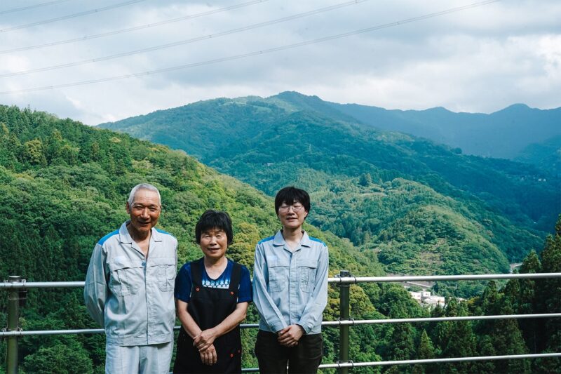 杉友善一郎さん、喜美子さん、優希子さん。