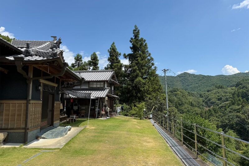 「大畠酒造」の気持ちのいい庭。