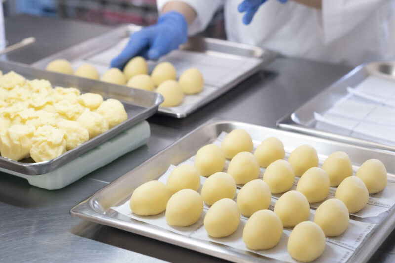 ぷっくりとした山形の生地