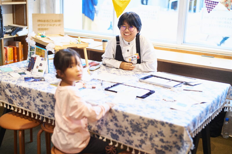 SHOP「紙屋書店」の様子