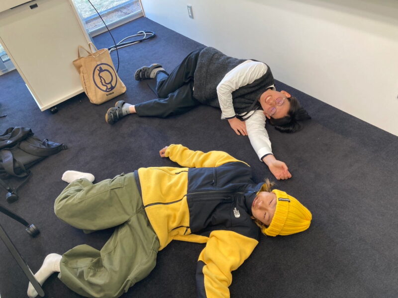 廣瀬さん(上)と2期生