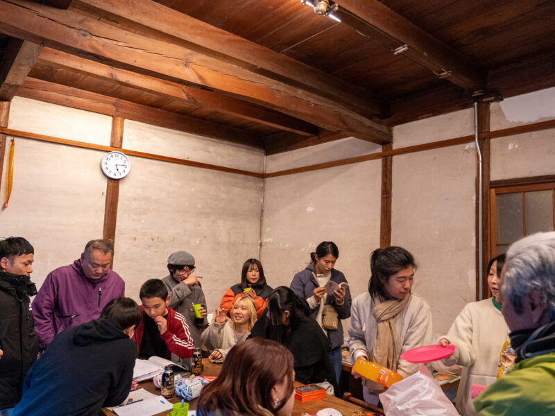 たくさんの人で賑わう「バンビ」