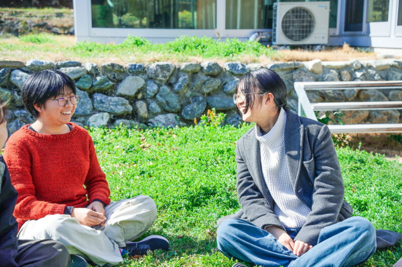 ニコニコと笑う夏さんと水祈さん