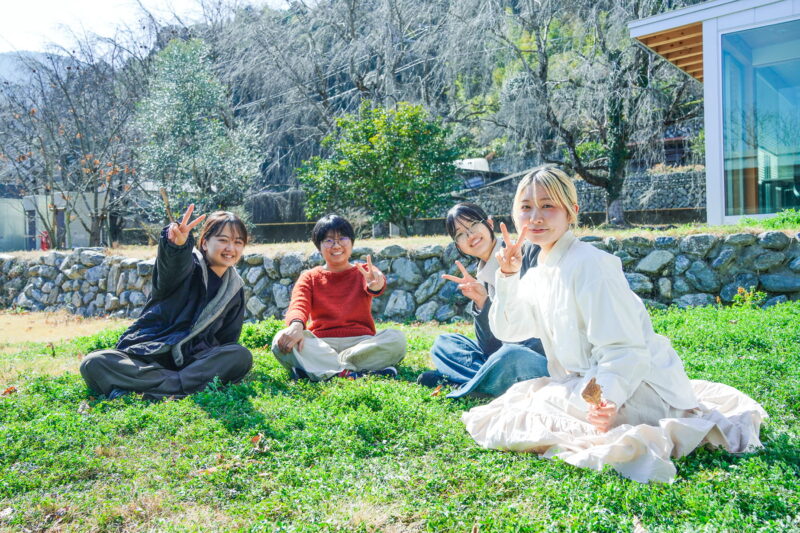 終業式の日に撮った執筆メンバー