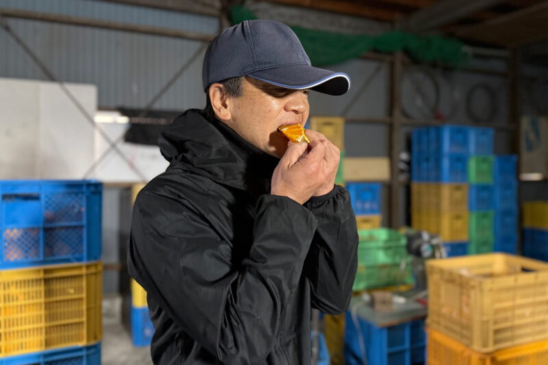 不知火を食べる孝行さん