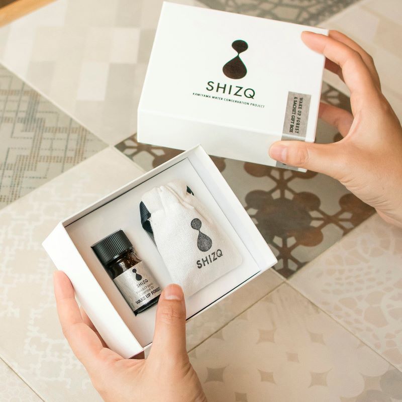 WAKE UP FOREST エッセンシャルオイル＆サシェ ギフトセット