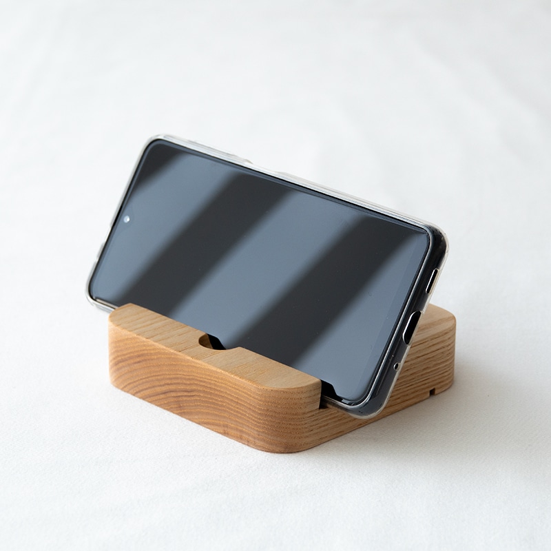 木製スマートフォンスタンド