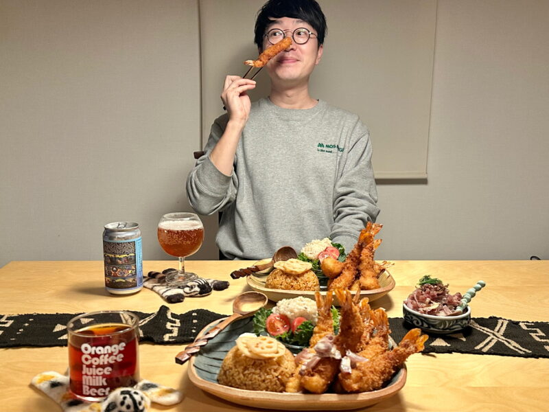 食卓のめがねくん