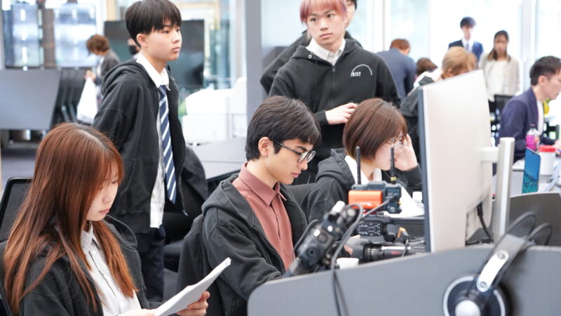 入学式配信班の学生たち