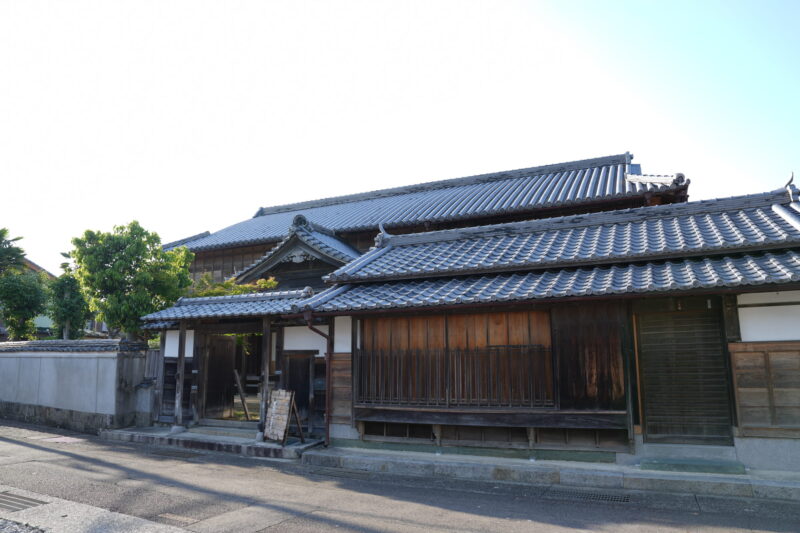 国登録有形文化財「谷屋(たんにゃ)」