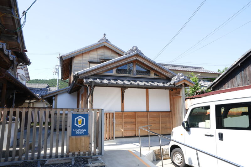 母屋の隣にある醸造所