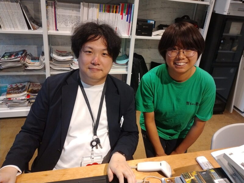司書のふじやん(右)と夏さん